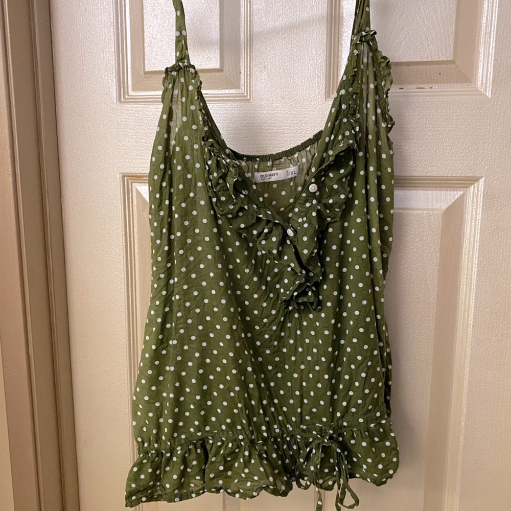Really cute Green w/white polkadot dressy tank top